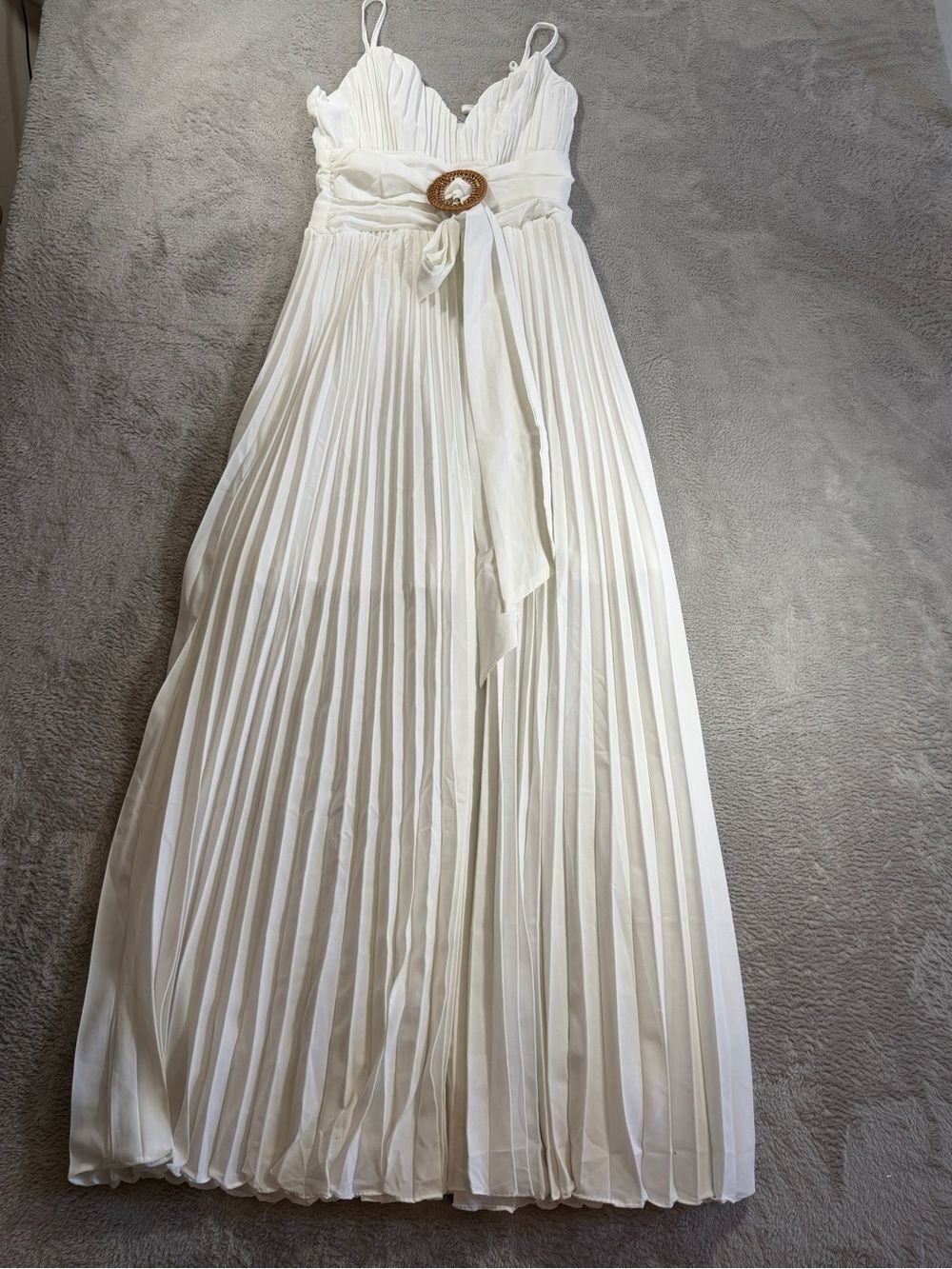 Chicways Elegant White Pleated Maxi Dress with Tie S